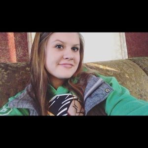 Meet your Posher, Alexis